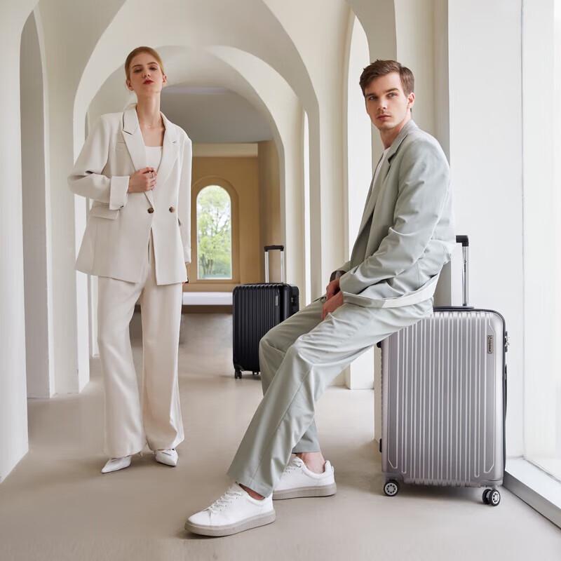 Diplomat TC-667 Series Expandable Hardside Spinner Luggage