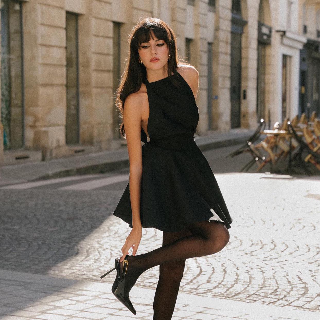 

Sultry Open Back Waist-Cinching Bow Tie Halter Dress - Little Black Evening Gown Small чёрный