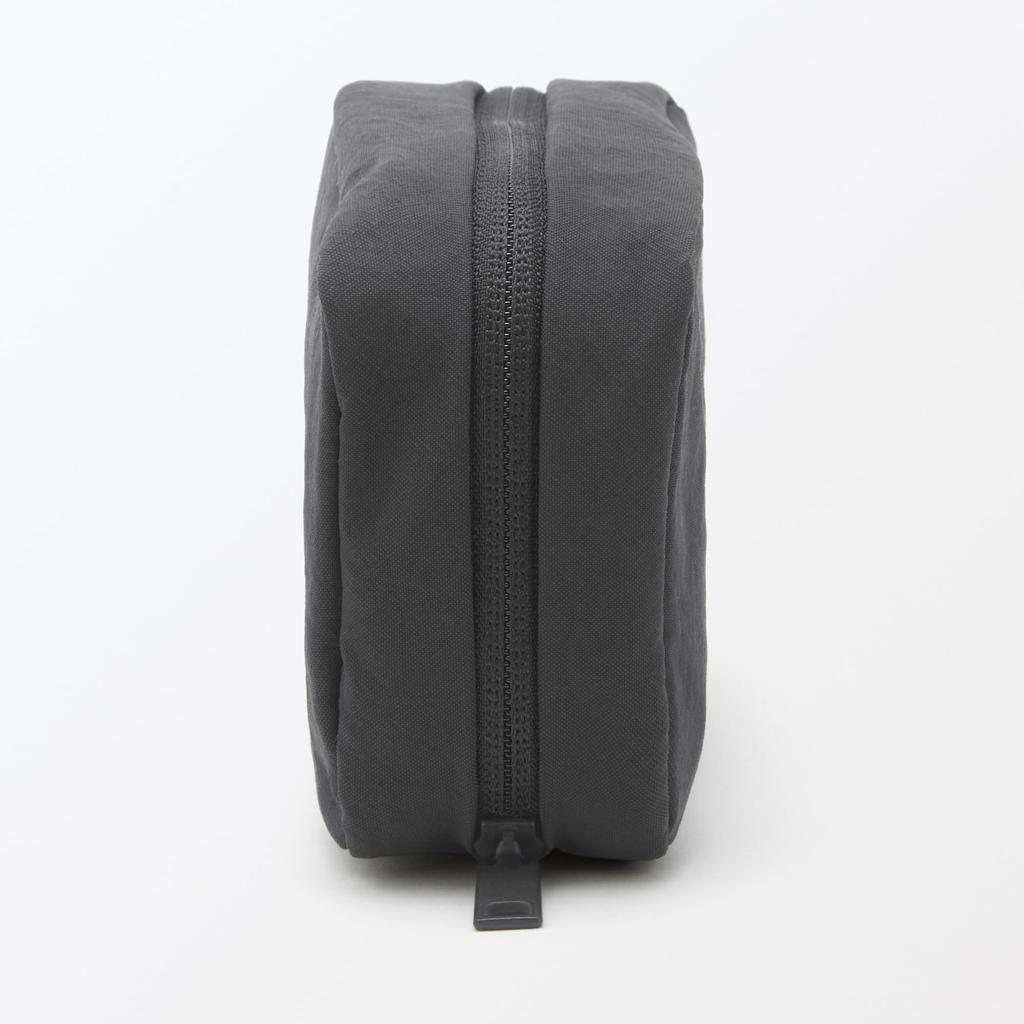 MUJI Wrinkle Nylon Dark Size 15 X 9 X 84473920 Wide-Opening Pouch, Gray, M, Approx. 4.5 Cm,