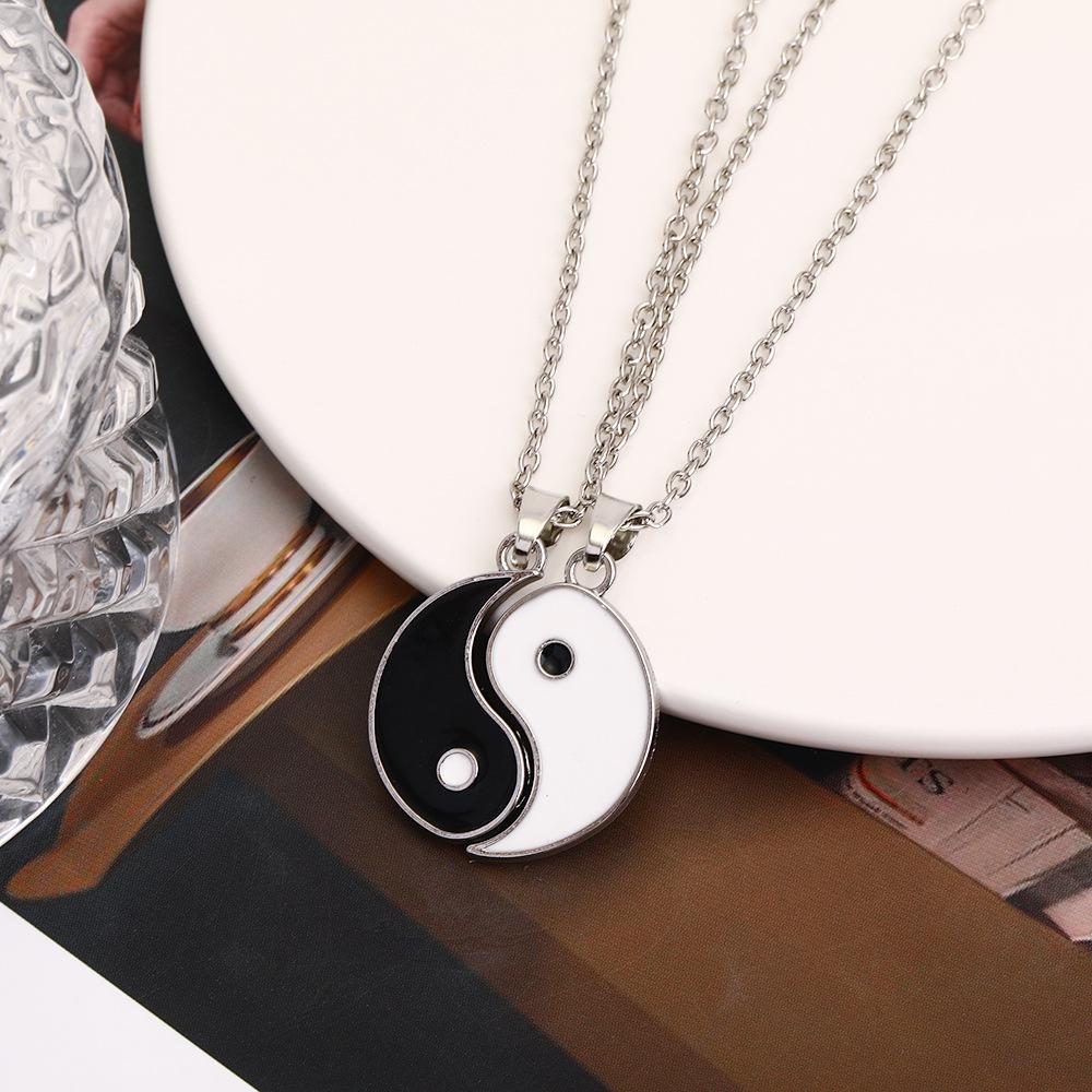 2Pcs Tai Chi Yin Yang Eight Trigrams Pendant Necklaces Set for Couple Copper Color Chain Matching Lover Choker Collar Gift