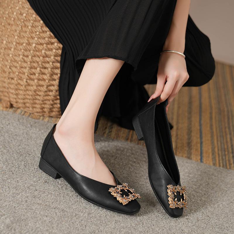 Square head low heel shallow mouth single shoes women's genuine leather mother shoes 2025 spring and autumn models flat bottom work shoes black