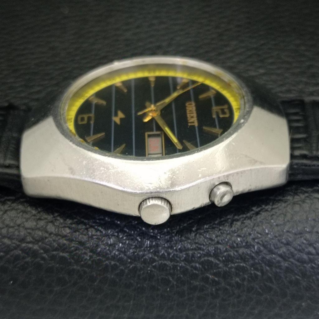 VINTAGE ORIENT AUTOMATIC 46941 JAPAN MENS BLACK COLOR DIAL WATCH a700161-5 R201-a700161