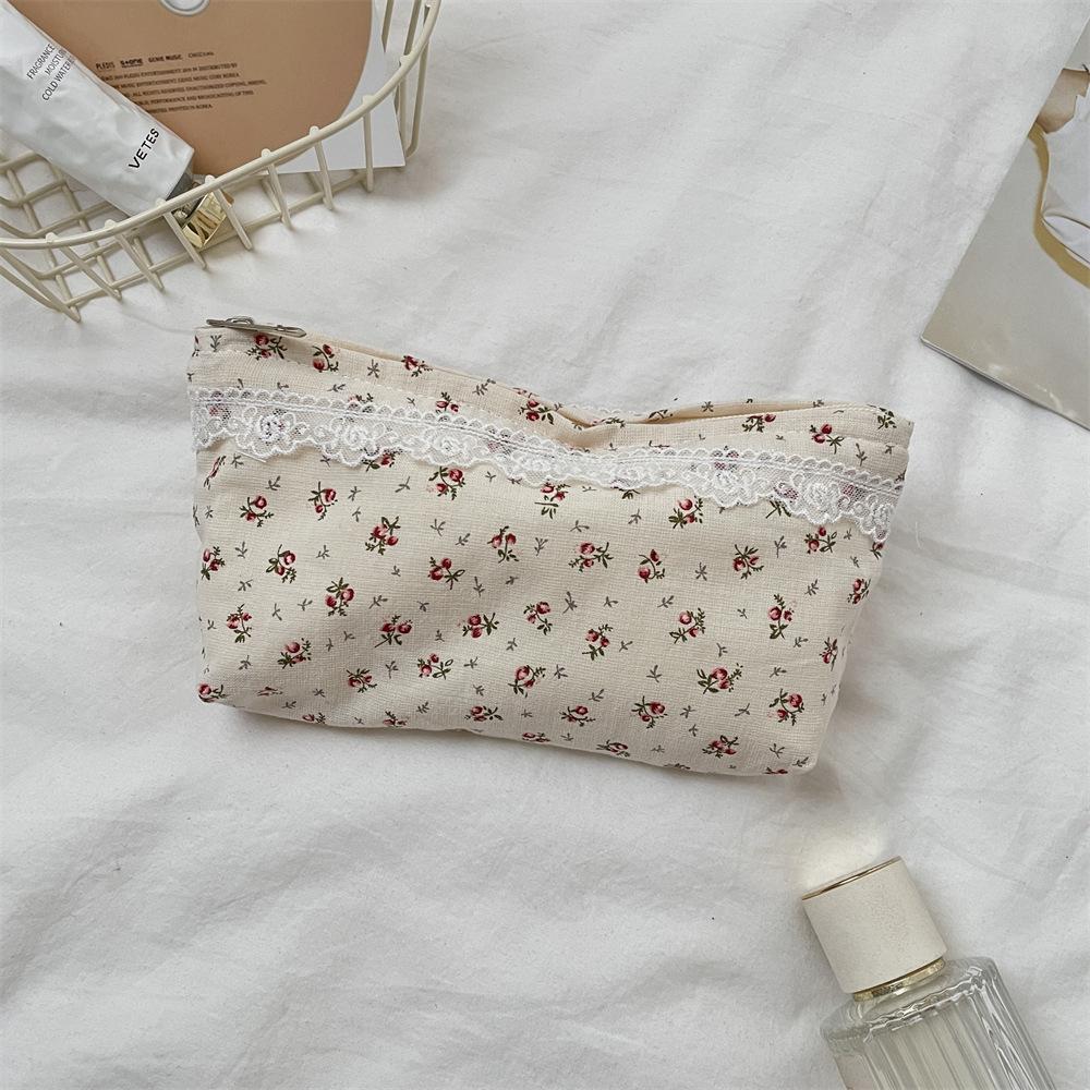 High-value floral large-capacity storage bag, change bag, cosmetics, lipstick finishing bag, going out to wash bag.