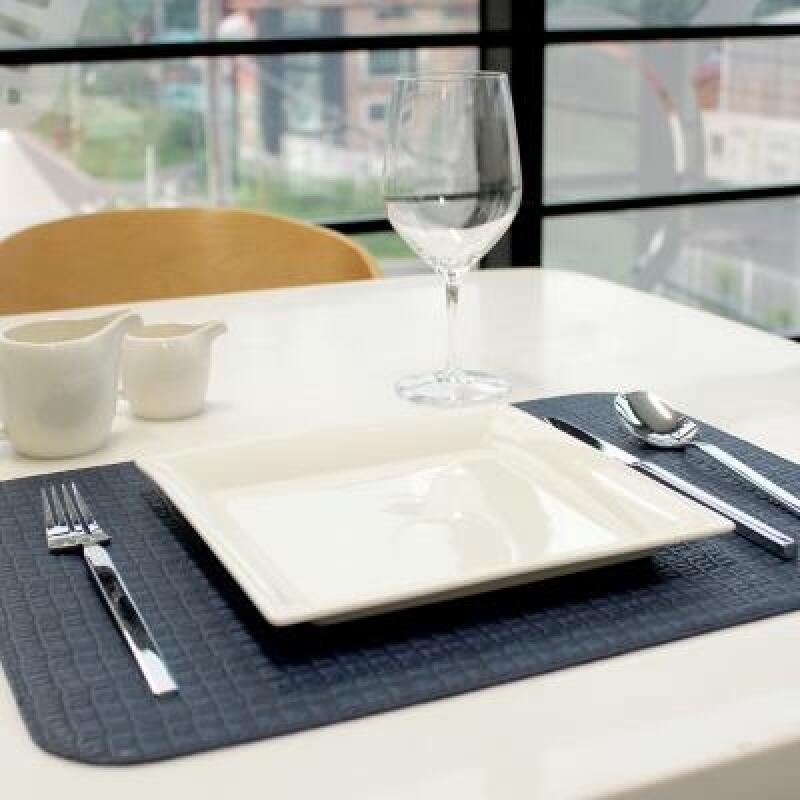 Crocodile leather pattern double-sided square table mat, wine/navy 1P