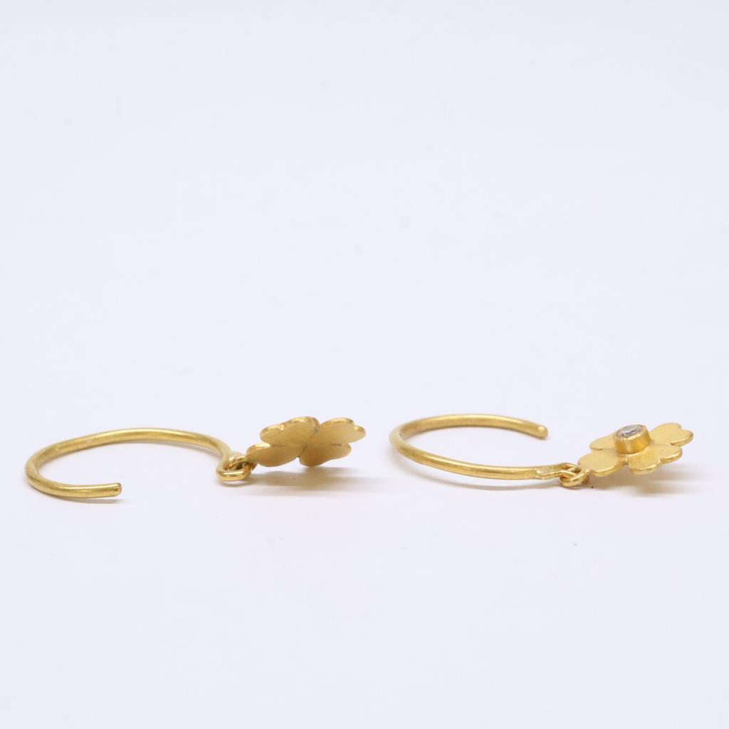 Marie-Helene de Taillac 22K 0,04 ct Diamant Precious Clover Creolen Gelbgold Gebraucht