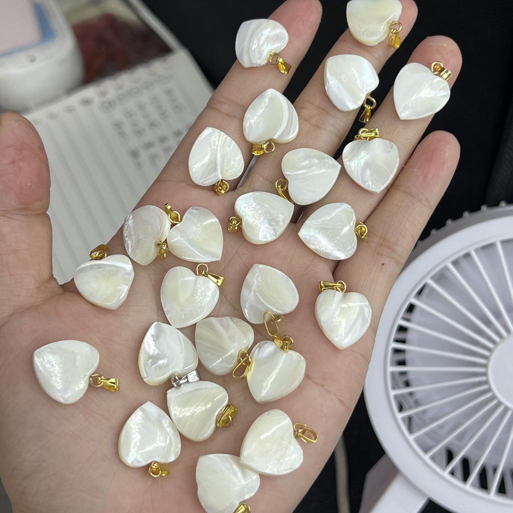 5Pcs, White Natural Shell Pendant With Gold Color Buckle, Fashion Handmade Heart Charms for Jewelry Making DIY Necklace Earring Accessories, 15×15mm