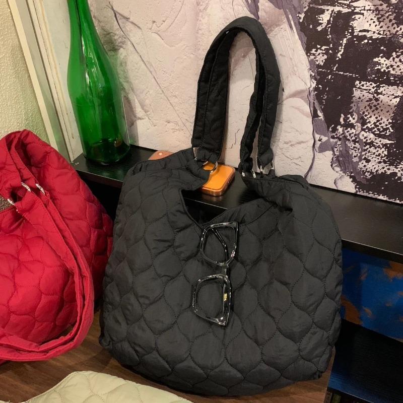 Tote Bag with Large Capacity, Single-shoulder Design, for Commuting, Cloud-shaped Frosted Bag