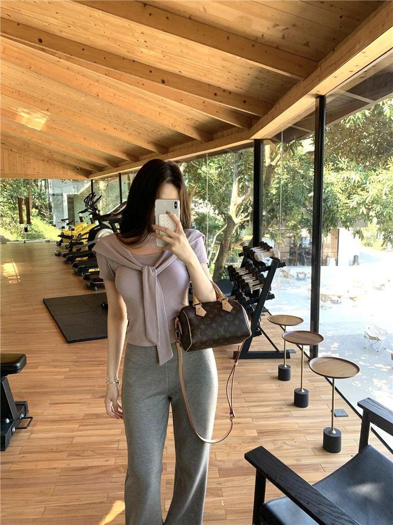 Summer 2025 Chic Square Neck Tie-Waist Tee: Slimming Short Sleeve Women's Top