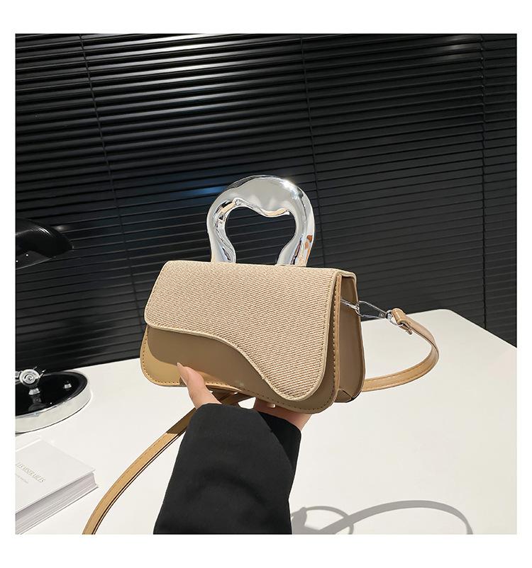 

Повседневная портативная маленькая квадратная сумка, модная ретро маленькая сумка, женская, лето 2025, новая мода, повседневная популярная сумка-мессенджер хаки