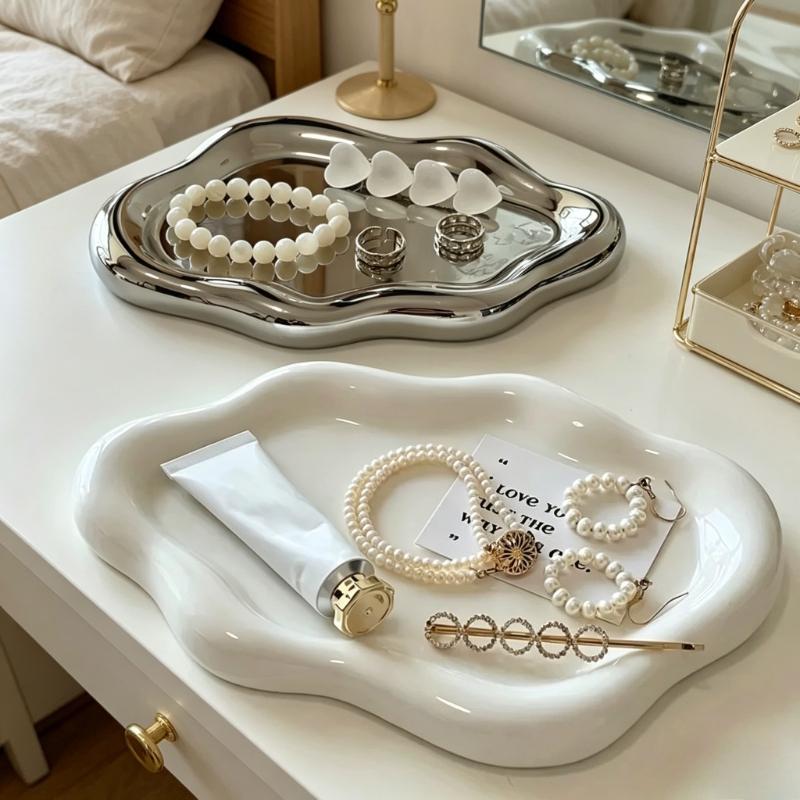 1 pièce Plateau à Bijoux Blanc Irrégulier Plat à Bijoux en Forme de Nuage Ornements de Bureau pour Bagues Boucles d'Oreilles Colliers Bracelets Décor de Coiffeuse