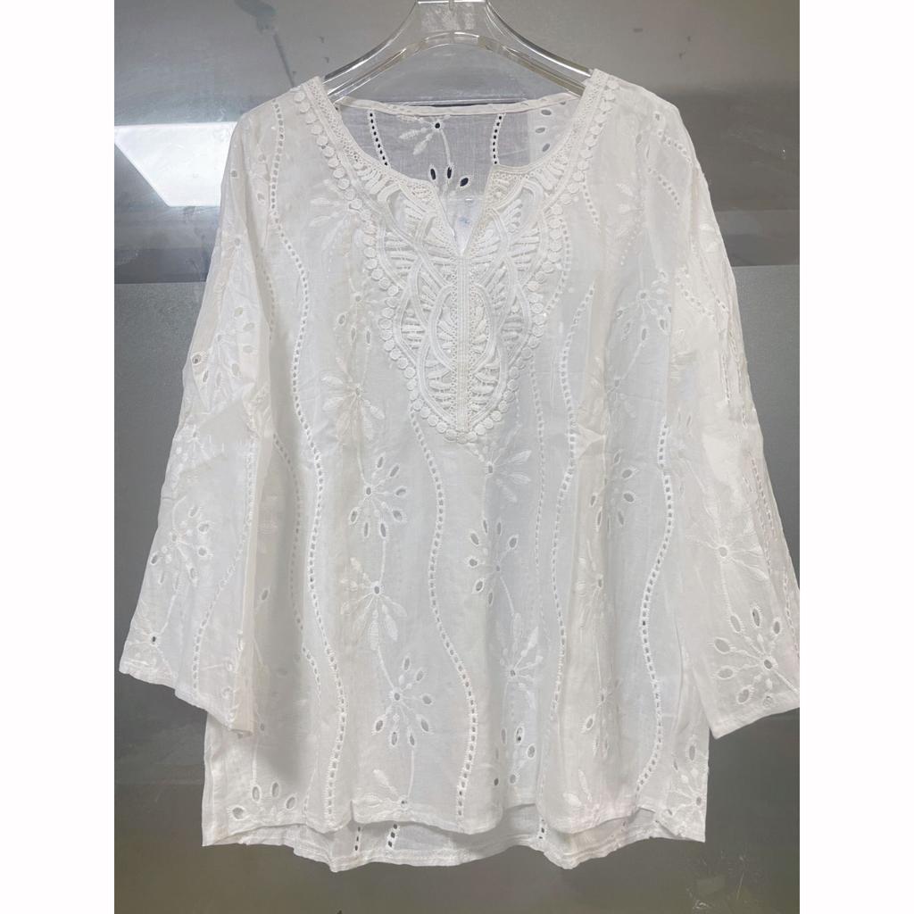 Autumn Loose V Neck Style Commuter Embroidered Horn Sleeve Lace Shirt