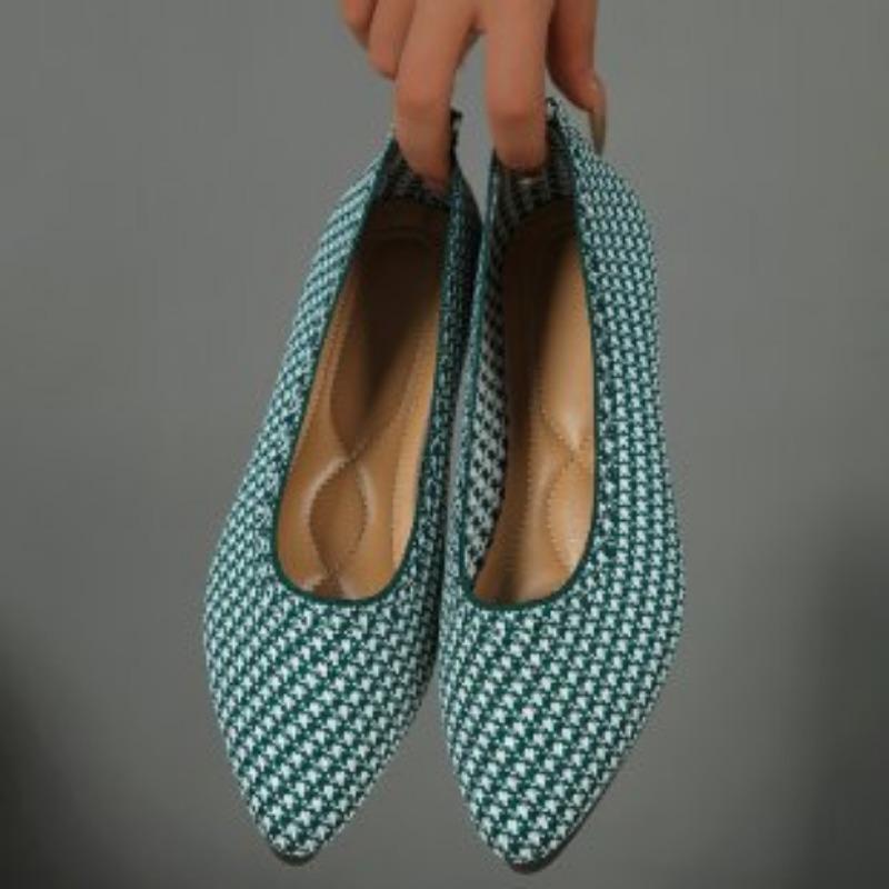 Pointed flat-soled single shoes women's new casual fashion soft-soled ladyshoes imitation plaid woven shallow mouth lazy shoes