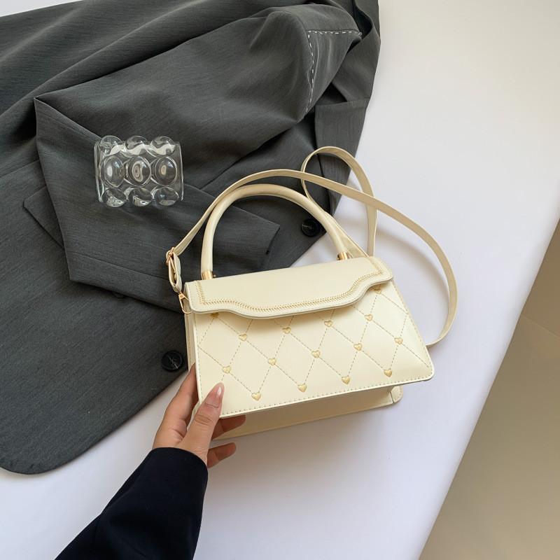 Stylish Minimalist Aesthetic Small Square Bag For Women In Trendy Colors Perfect For Casual Outings