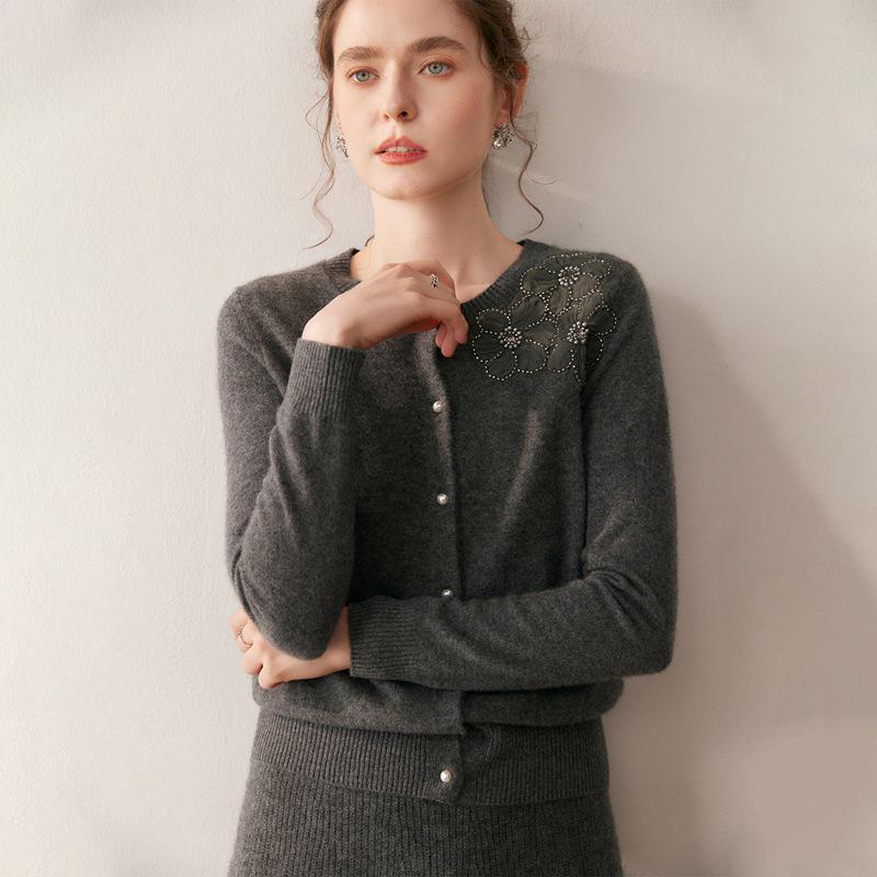 2025 Cashmere Women's Round Neck Cardigan - Pearl Flower Jacquard Design