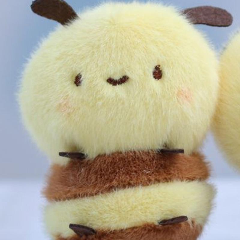 Bee Doll Pendant Key Chain Stylish Backpack Purse Doll Pendant Plush Girl Gift Pendant Car Interior Cute Insect Keychain