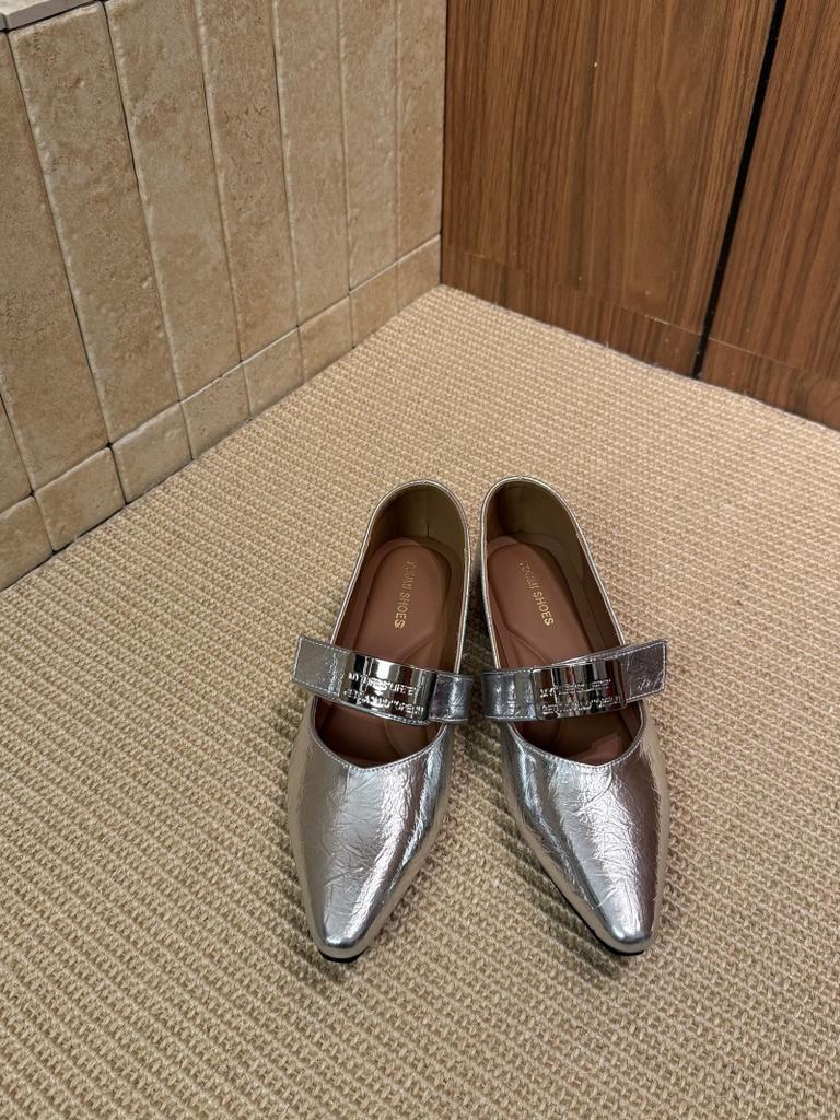 2025 new pointed one-word with rhinestone rivets inner height increase Mary Jane shoes shallow mouth versatile commuter work shoes