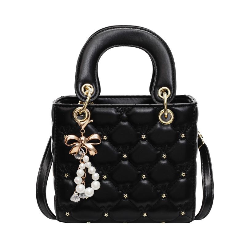 Premium sense bag women 2025 new niche design messenger bag Internet celebrity explosion autumn and winter portable diamond Princess Diana bag