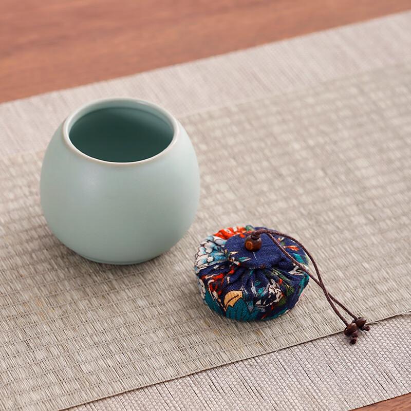 Bafangli Fangzheng 8-Piece Ceramic Tea Set