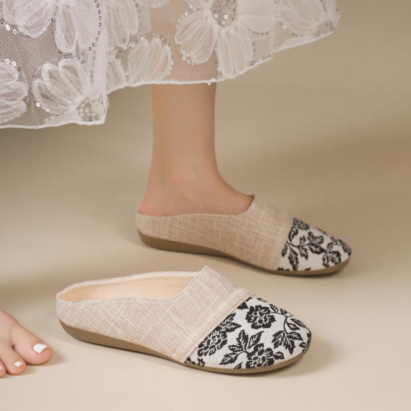 New women's shoes 2025 summer fashion mesh breathable cool slippers women's Korean version women's large size bag head half slippers