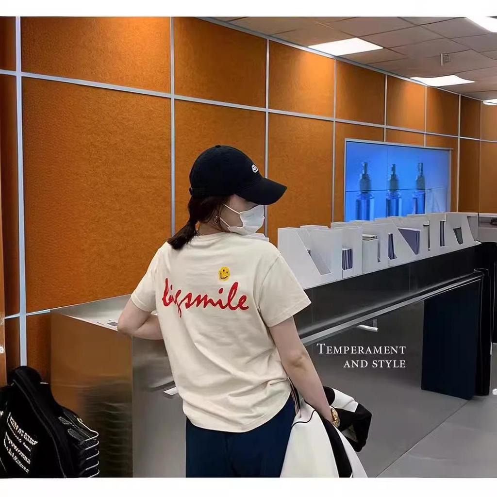 Jimo Original 2024 Letni Parodia Uśmiechu Mona Lisy T-shirt w kolorze kremowo-morelowym