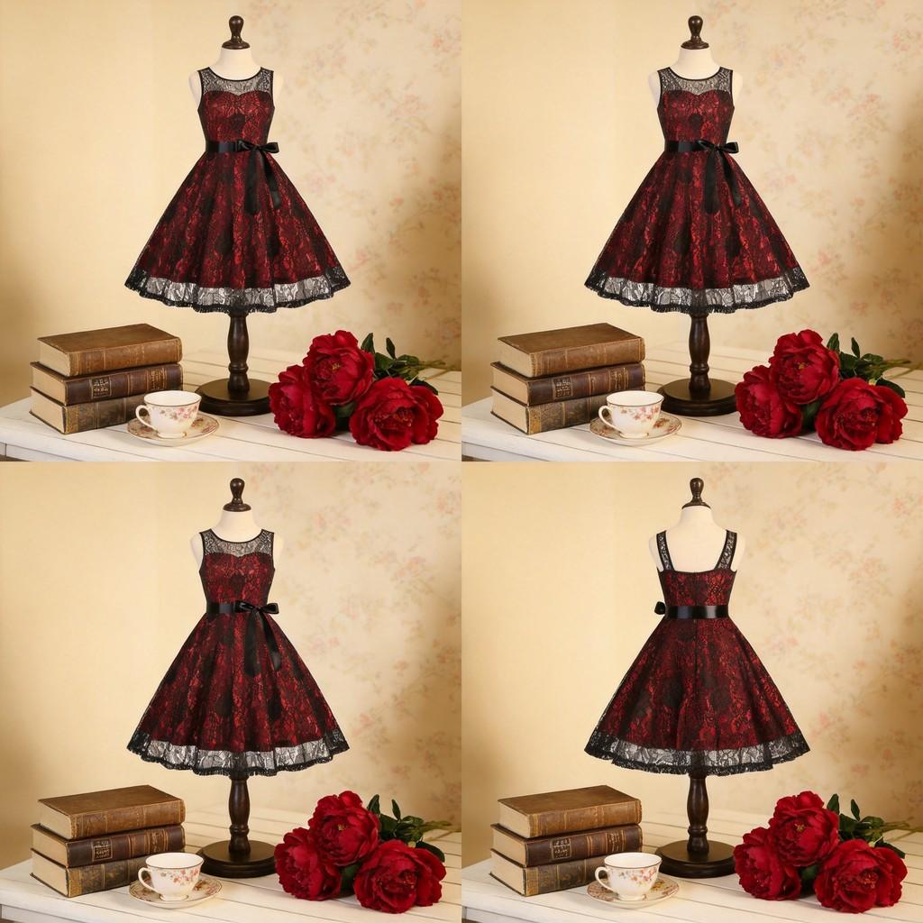 Vintage 50s Lace Cocktail Dress With Floral Pattern For Halloween Party Wear