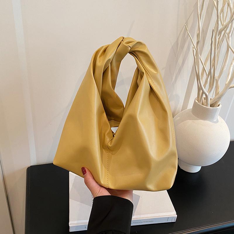 Street Style Cloud Bag Pu Material With Magnetic Closure For Casual Daily Use