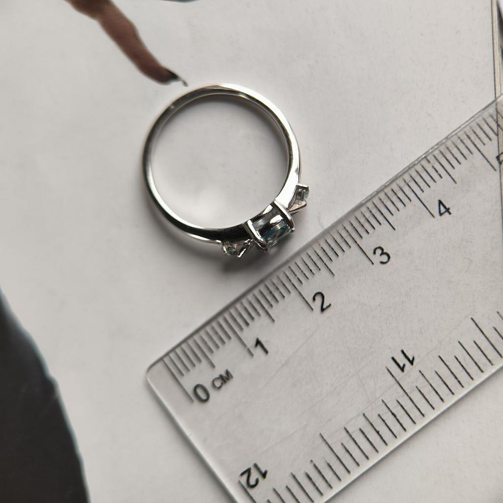 Серебряное кольцо с мистик топазом 0.642ct, вес изделия 1,94 гр (2179191)