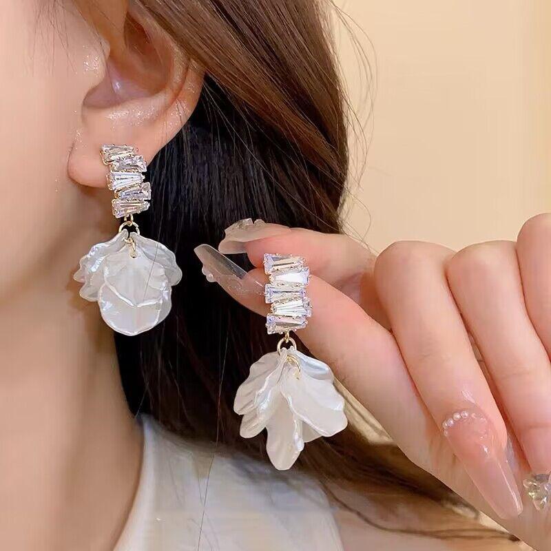 Neue trendige Kristall Quaste Drop Ohrringe für Frauen Fashion Party Schmuck koreanische Blume baumeln Ohrringe Persönlichkeit Zubehör