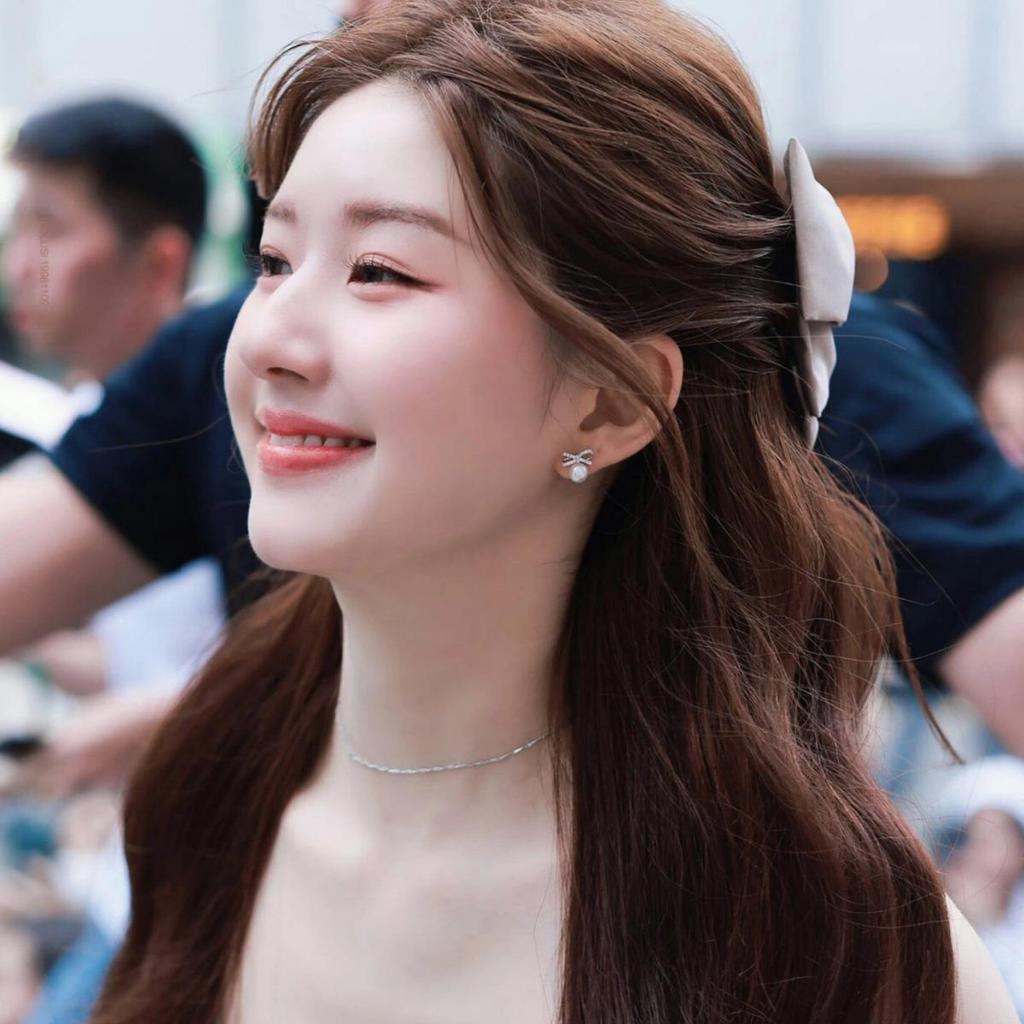 Von Zhao Lusi inspirierte Perlen-Schleifenohrringe: 925 Silber, High-End Lichtluxus Nischendesign