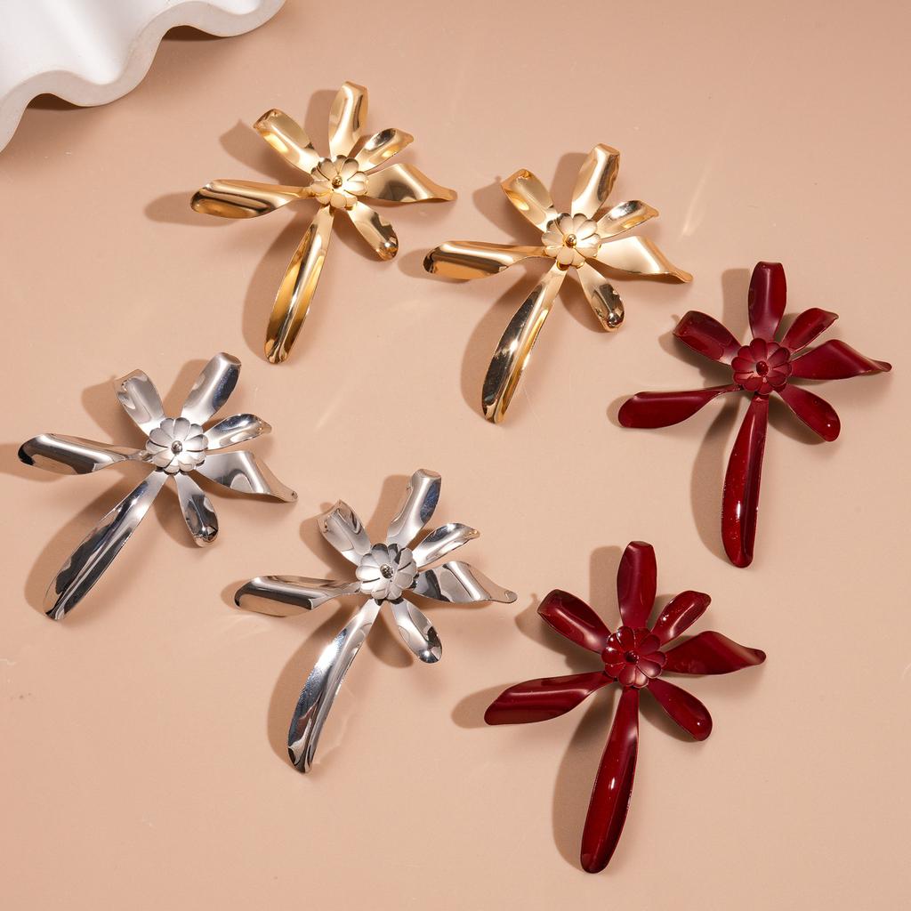 Spray paint double-layer flower pendant sweater chain simple item set