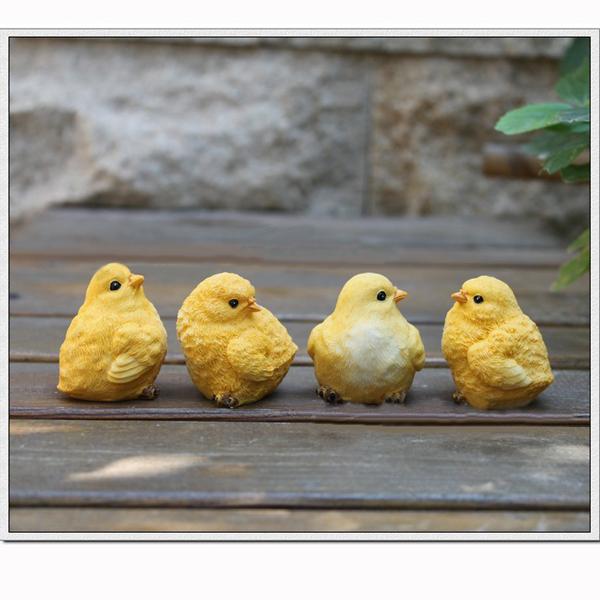 Emulation Little Chicken Decor Realistic Resin Chicken Decorations Miniature Ornament for Children’s Gifts