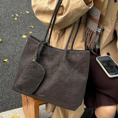 Fashion Bag Women's 2025 New Winter High-end Retro Versatile Shoulder Bag Large-capacity Commuter Tote Bag