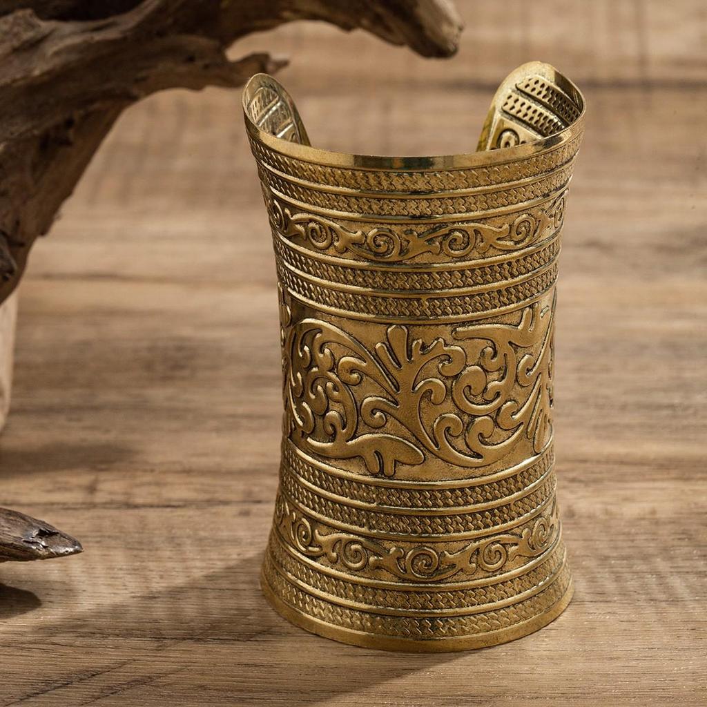 European-American Style Open Armlet: Trendy, Unique, and Elegant Cold-Style Bracelet.