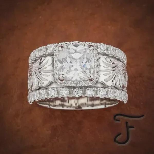 Hecheng Retro Carved Gemstone Statement Ring for Women