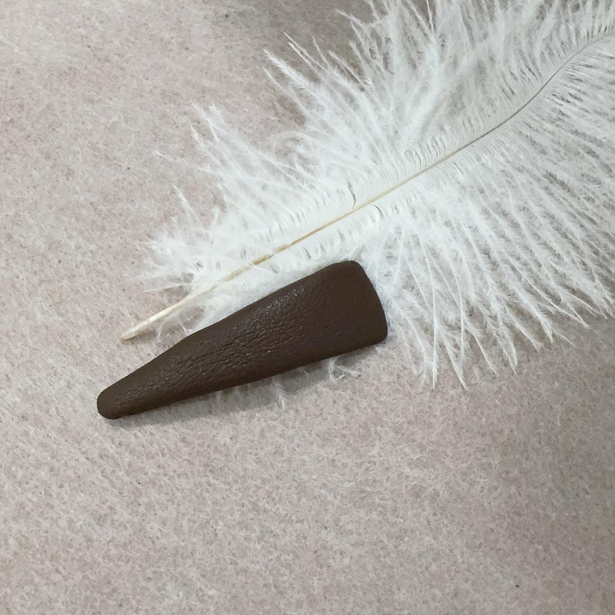 Korean-Style Matte Leather Retro BB Hair Clip for Forehead Bangs кофейный