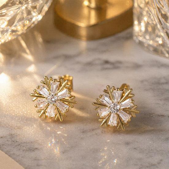 1 Pair Snowflake Stud Earrings for Women, Cubic Zirconia Wedding Engagement Statement Earrings, Winter Snowflake Jewelry Accessory