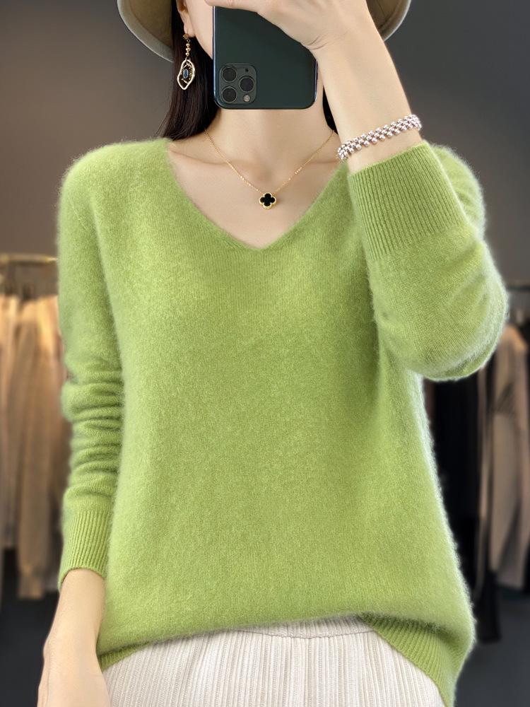 Women's Retro V-Neck 100% Wool Sweater – Seamless, Loose Fit, Autumn/Winter Commuting Essential