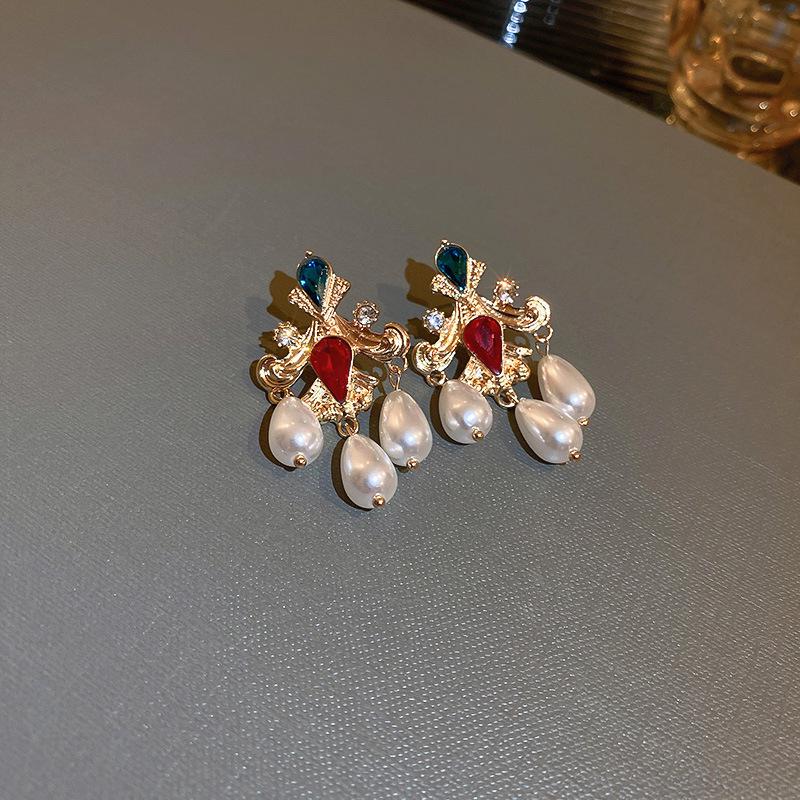 Vintage French-Style Silver Needle Earrings - Women's Elegant Studs with Retro Court Charm