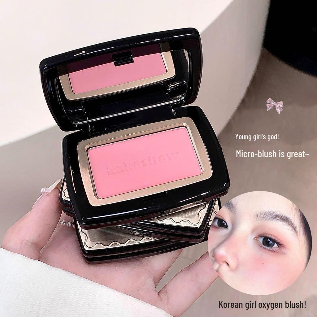 Kakashow Soft Mist Blush: Energetic Natural Contouring Rouge for a Girly, Versatile Look.