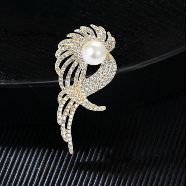 Elegant Coco Style Pearl Brooch Pin - Versatile Lapel Accessory