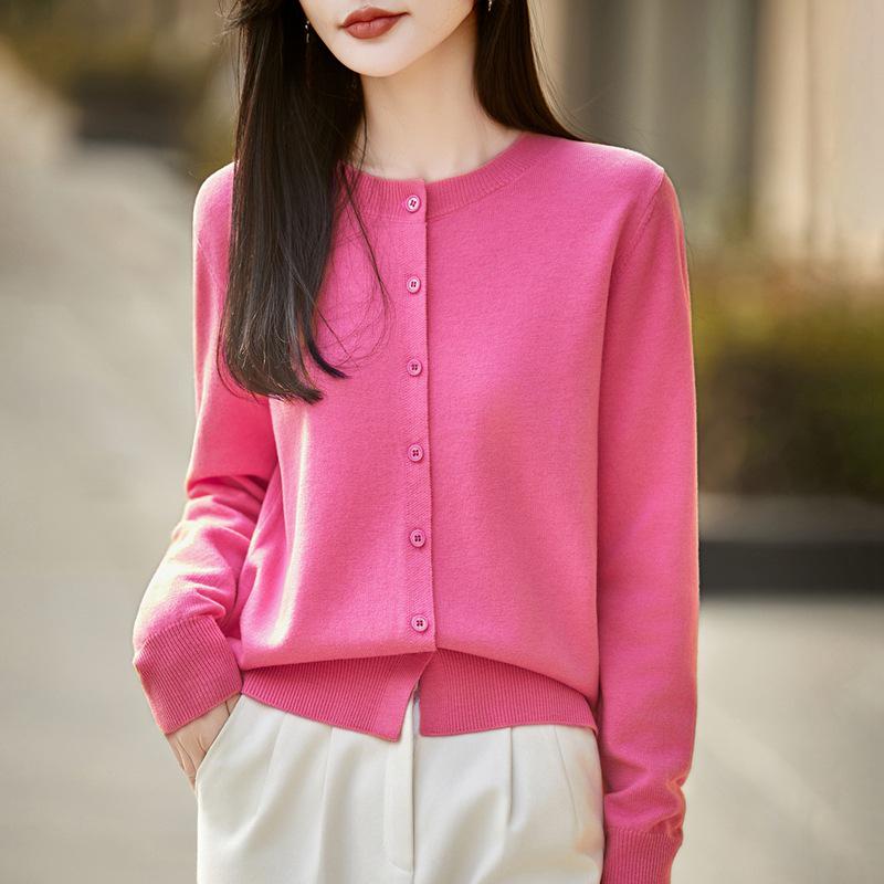 Chic Women's 100% Wool Cardigan: Round Neck, Button-Up, Slimming, Versatile for Autumn/Winter 2026