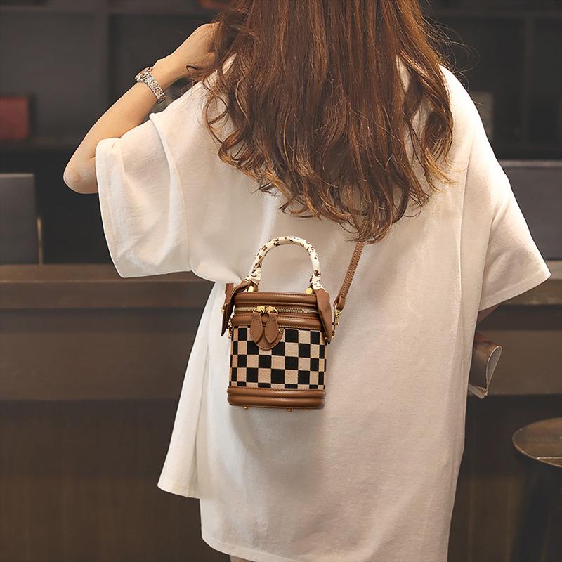 Bags Women s autumn and winter new bags Bucket bags Crossbody bags Light luxury portable mini bags
