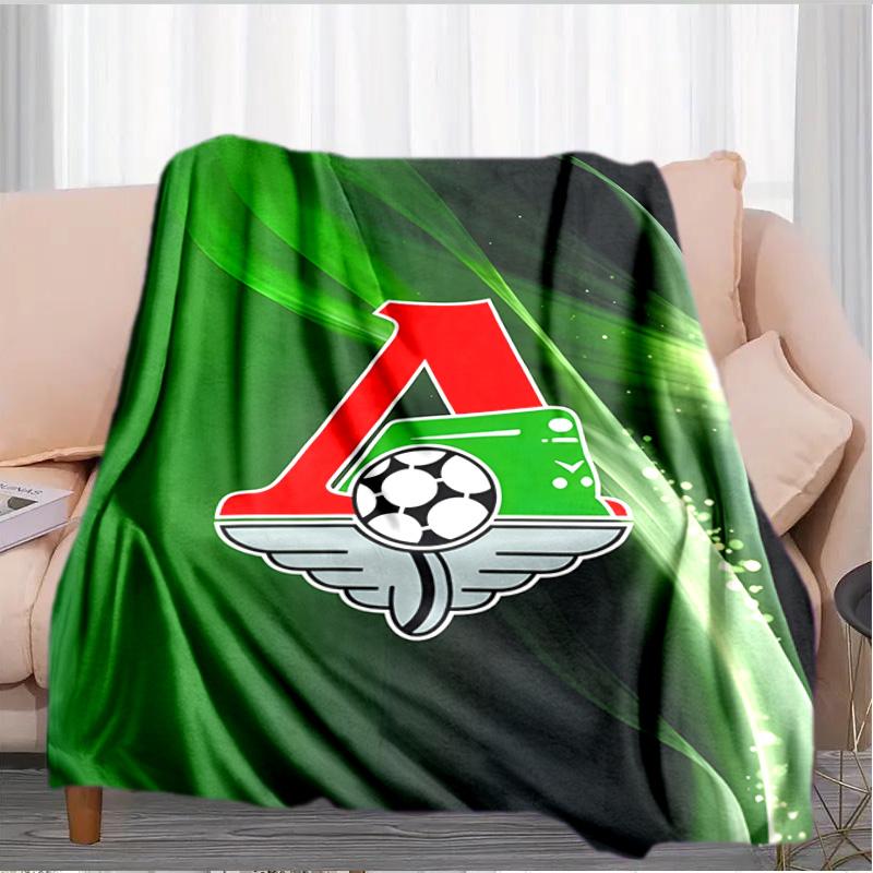 Green And Red Soccer Emblem Printed Throws Blanket Soft Flannel Blankets for Couch Bed Gifts for Men Women Picnic blanket Christmas gifts