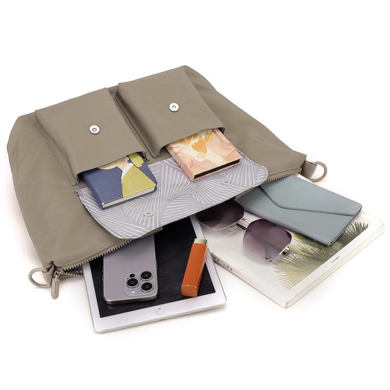 New lightweight portable large-capacity nylon messenger bag commuter tote bag short-distance travel bag