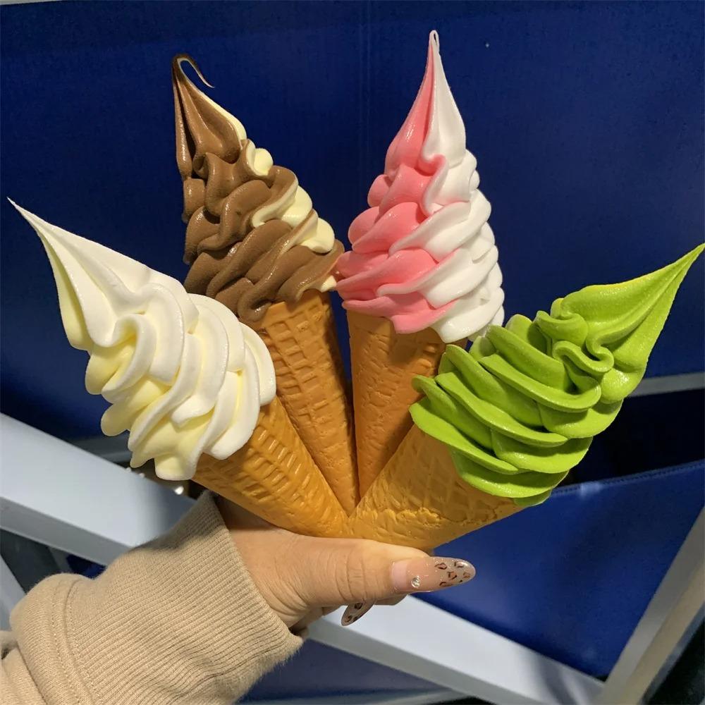 Plastikowy Model Symulujący Jedzenie Dekoracja Rekwizyt Podwójne Kolory DIY Lody Sztuczny Rożek Waflowy 17cm 6.7cala Pokaz Wideo ASMR