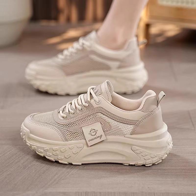 Little white shoes with skirts, thick-soled and versatile 2025 new foreign-style casual shoes, muffin and inner height-increasing sports shoes