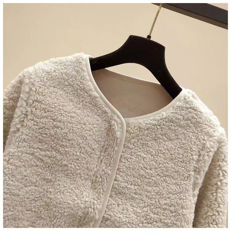 Autumn and Winter New Lamb Wool Coat Large Size Small Fragrant Wind Women's Coat Loose Short Top