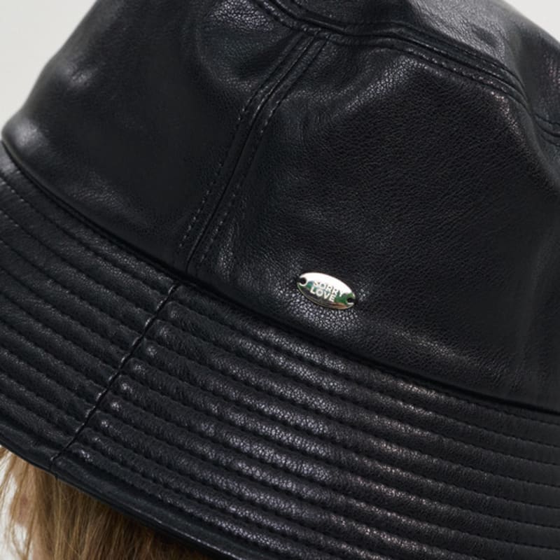 SORRY TOO MUCH LOVE Kunstleder Fischerhut_Schwarz