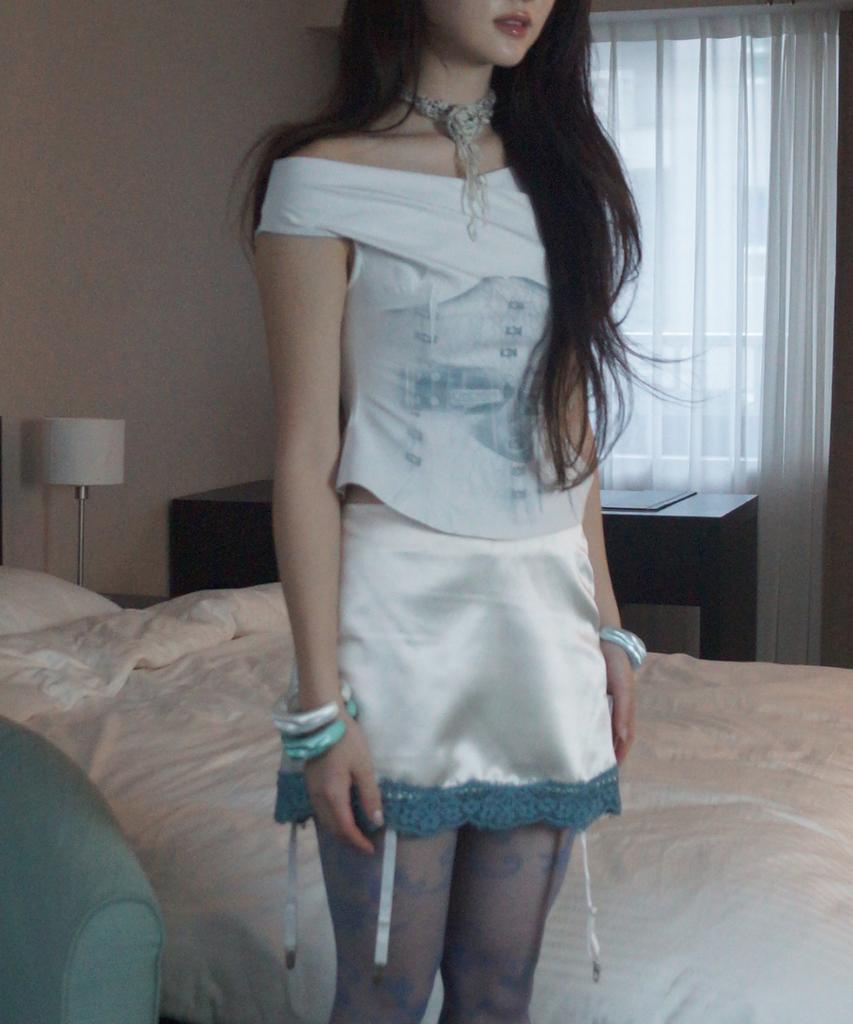 Myujeumyujieom Lace Garter Belt Skirt
