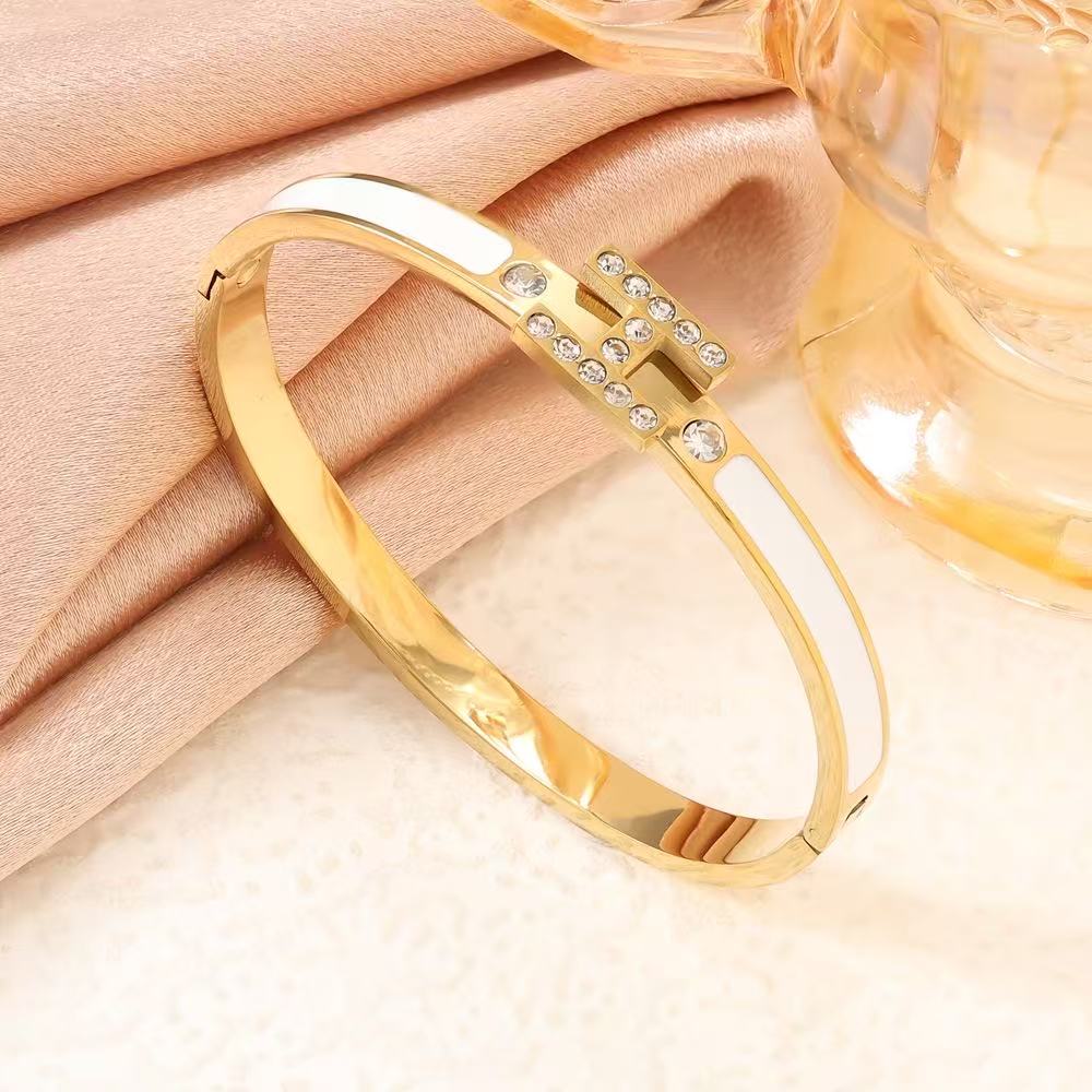 Light Luxury High-end Titanium Steel Bracelet with Letter H, Fashionable and Versatile Bracelet for Women